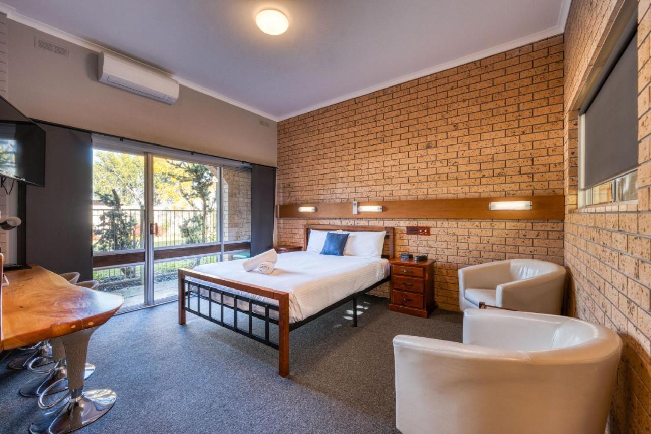 Colac Mid City Motor Inn Exterior photo