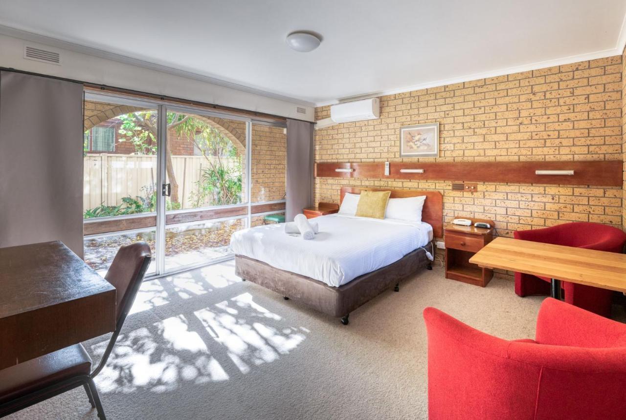 Colac Mid City Motor Inn Exterior photo