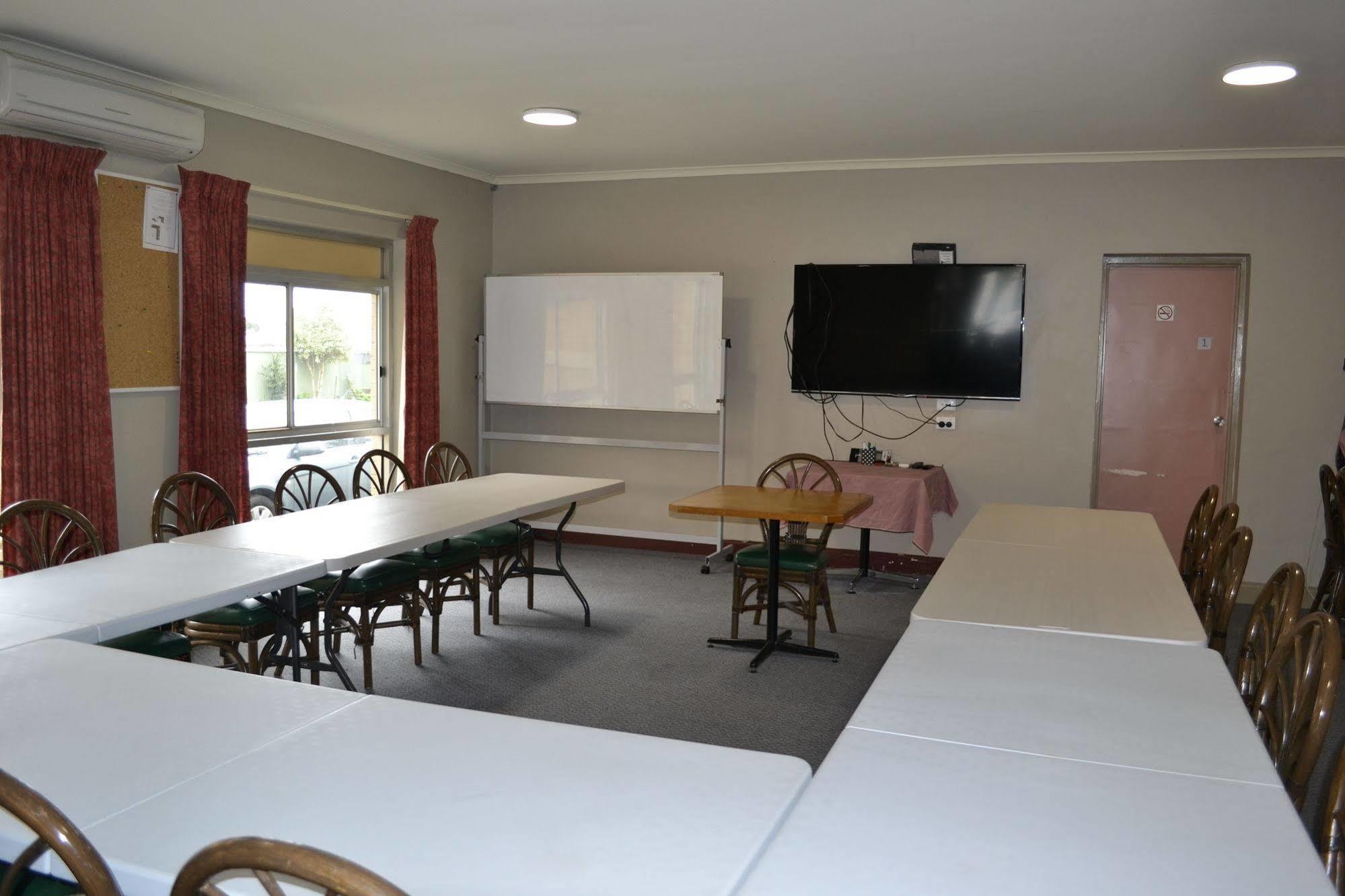 Colac Mid City Motor Inn Exterior photo