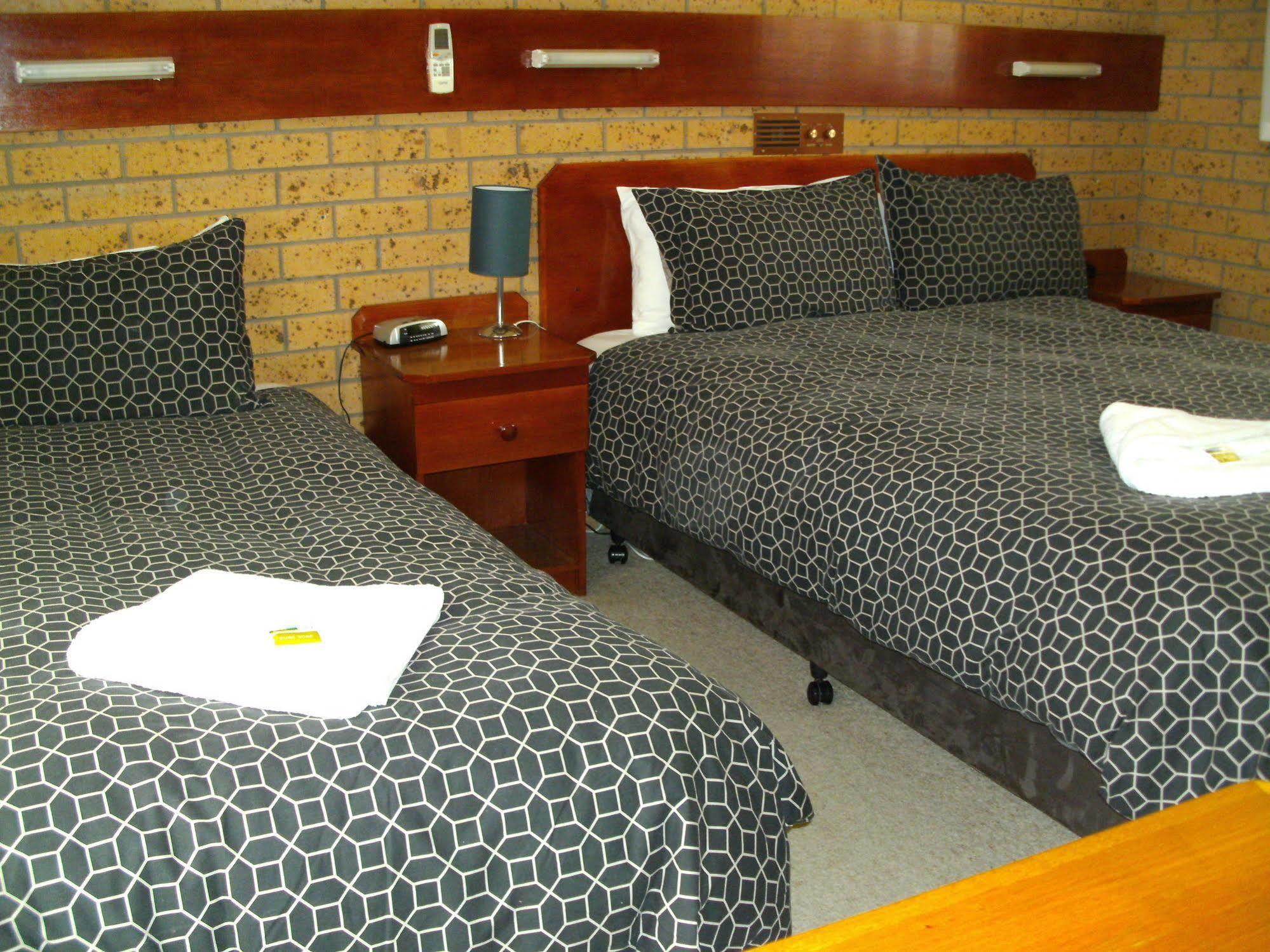 Colac Mid City Motor Inn Exterior photo