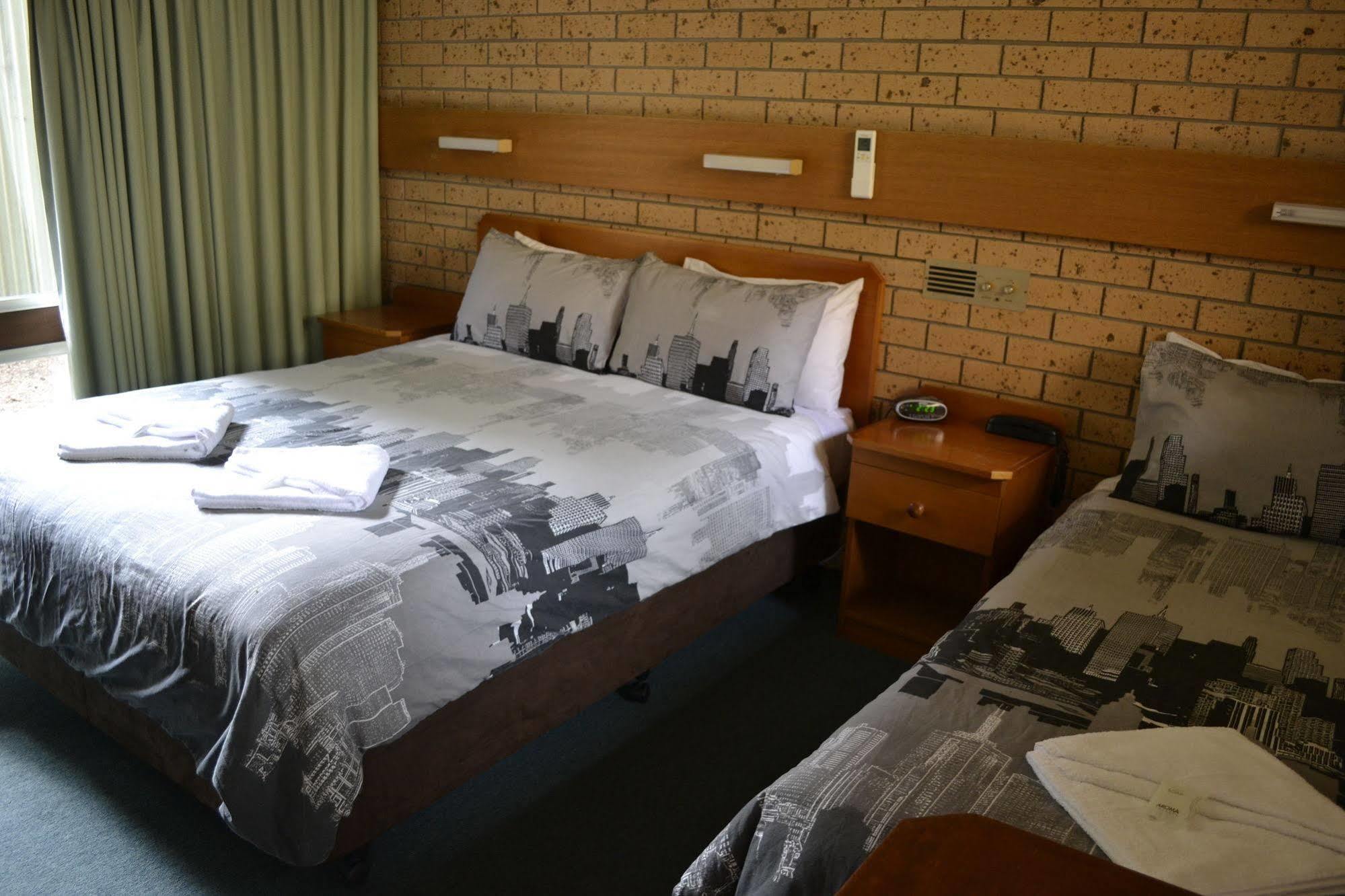 Colac Mid City Motor Inn Exterior photo
