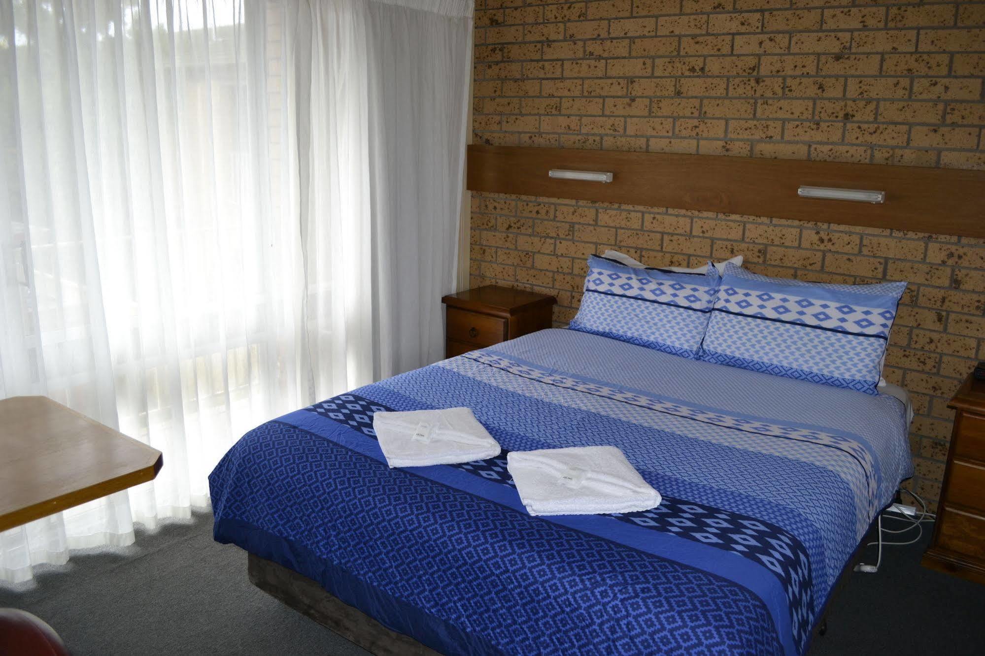 Colac Mid City Motor Inn Exterior photo